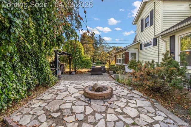 5815 Chicago Road, Warren, MI 48092
