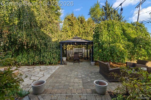 5815 Chicago Road, Warren, MI 48092