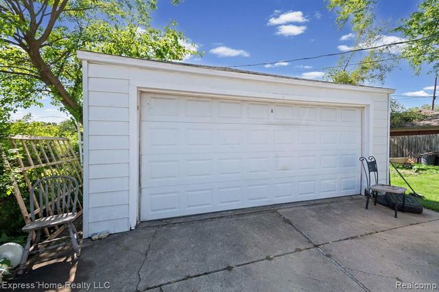 24825 Masch Avenue, Warren, MI 48091