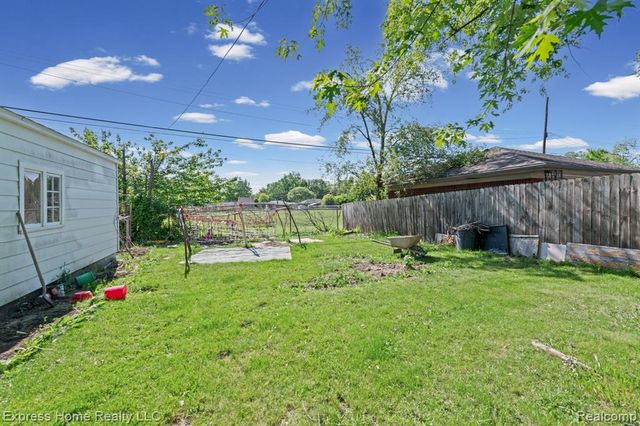 24825 Masch Avenue, Warren, MI 48091