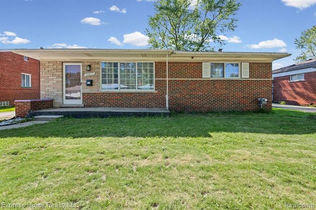 24825 Masch Avenue, Warren, MI 48091