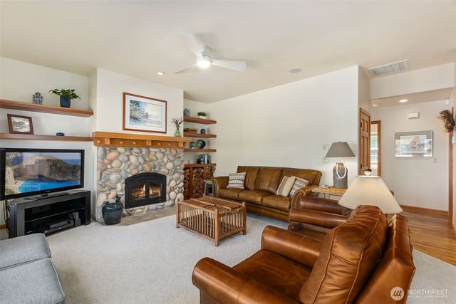 9941 Mariner Drive NW, Olympia, WA 98502