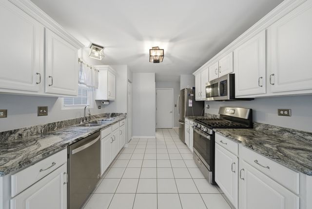 16805 S Morel Street, Lockport, IL 60441