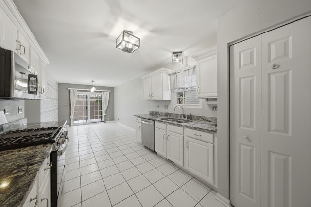 16805 S Morel Street, Lockport, IL 60441