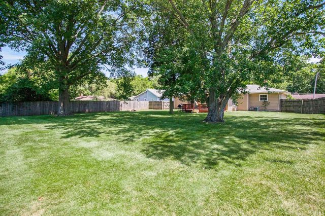 1025 N Twyckenham Drive, South Bend, IN 46617