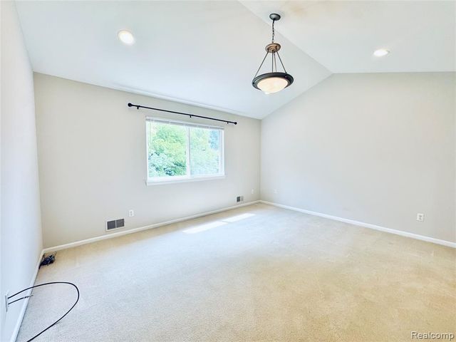 8055 Springdale Drive, White Lake, MI 48386