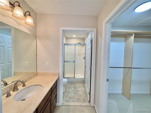 8055 Springdale Drive, White Lake, MI 48386