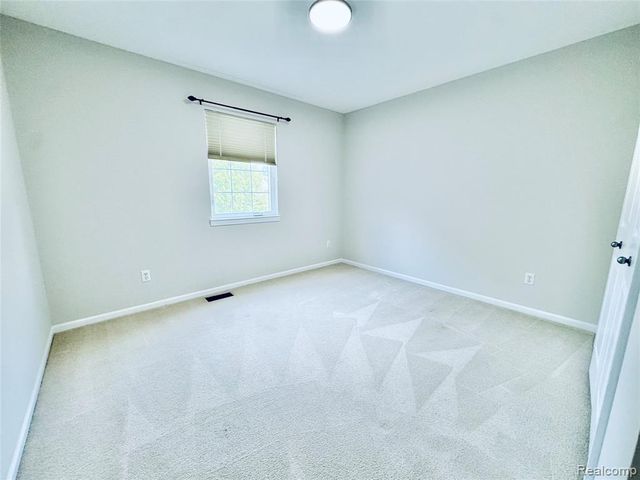 8055 Springdale Drive, White Lake, MI 48386