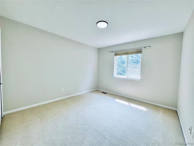 8055 Springdale Drive, White Lake, MI 48386