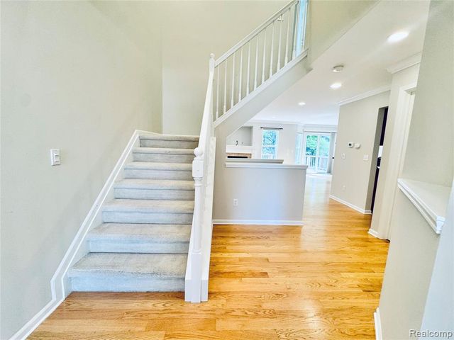 8055 Springdale Drive, White Lake, MI 48386