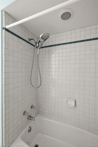 3673 York Court, Bloomfield Charter Township, MI 48301