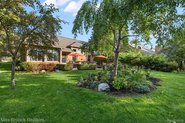 3673 York Court, Bloomfield Charter Township, MI 48301