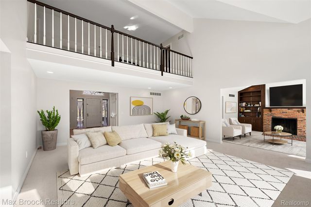 3673 York Court, Bloomfield Charter Township, MI 48301