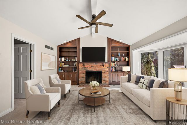 3673 York Court, Bloomfield Charter Township, MI 48301