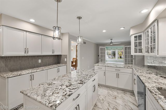 3673 York Court, Bloomfield Charter Township, MI 48301