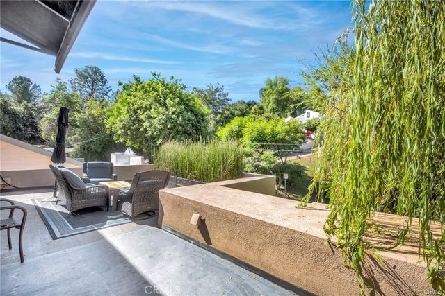 5084 Campo Road, Los Angeles, CA 91364