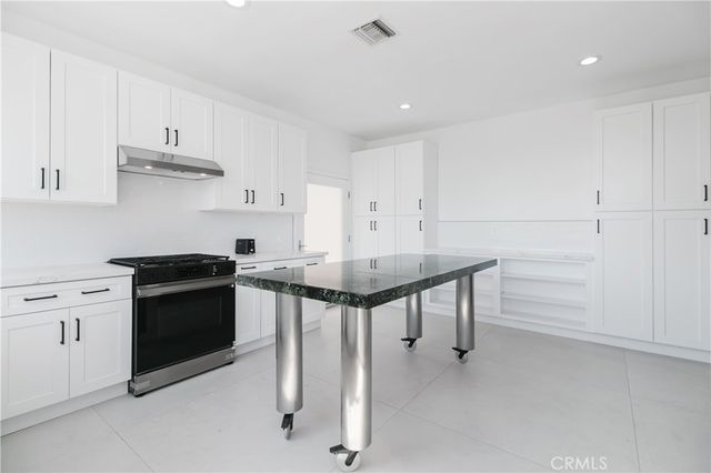 5084 Campo Road, Los Angeles, CA 91364