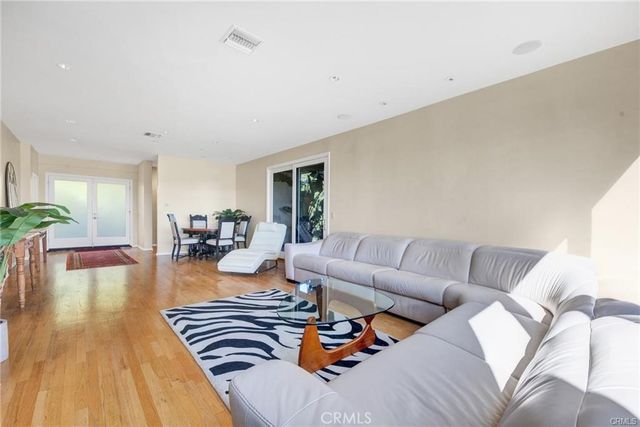 5084 Campo Road, Los Angeles, CA 91364