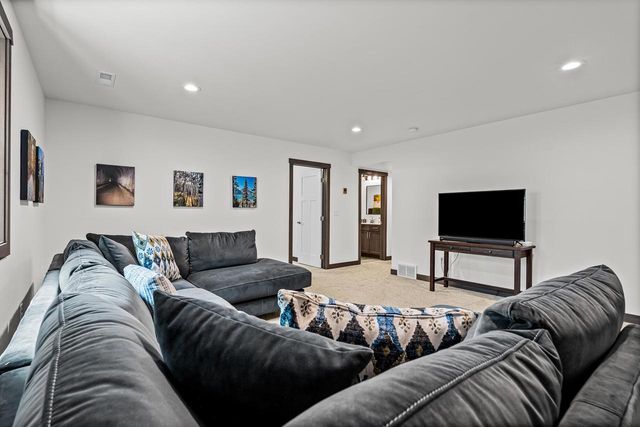1944 Spakenburg ROAD, Holmen, WI 54636