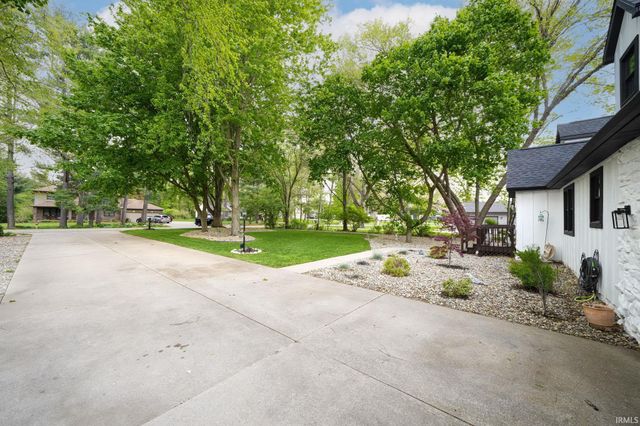 51246 Shady Lane, Elkhart, IN 46514