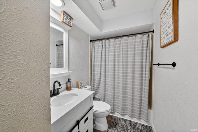 51246 Shady Lane, Elkhart, IN 46514