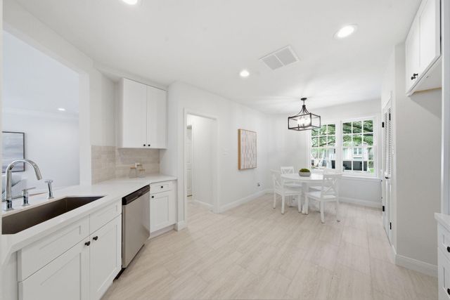 1723 Enterprise Avenue, League City, TX 77573
