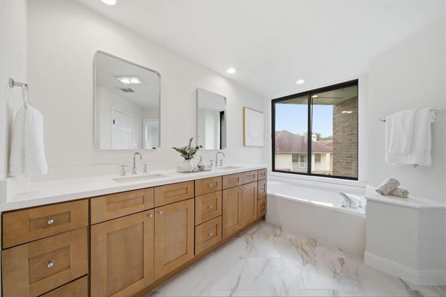 1723 Enterprise Avenue, League City, TX 77573