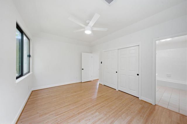1723 Enterprise Avenue, League City, TX 77573