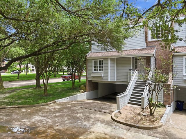 1723 Enterprise Avenue, League City, TX 77573