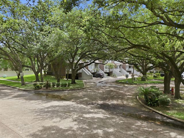 1723 Enterprise Avenue, League City, TX 77573