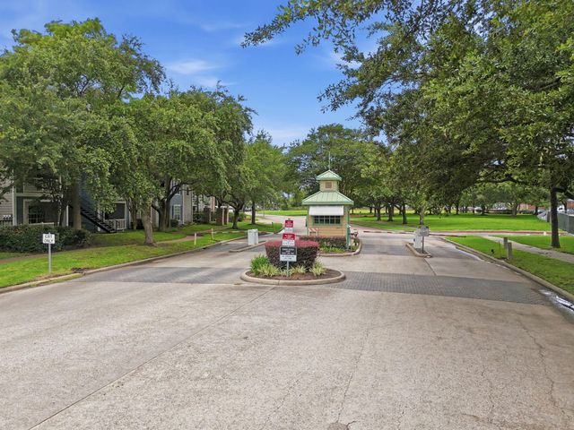 1723 Enterprise Avenue, League City, TX 77573