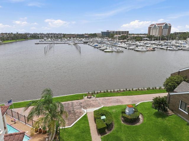 1723 Enterprise Avenue, League City, TX 77573