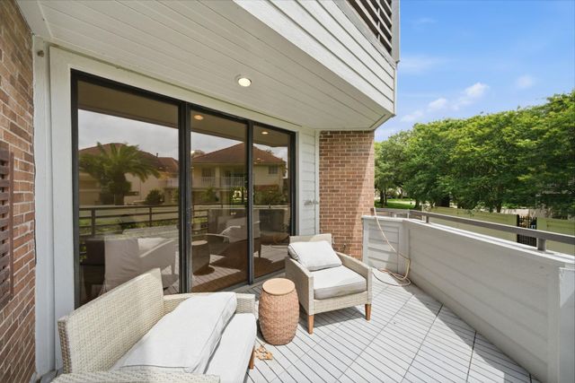 1723 Enterprise Avenue, League City, TX 77573