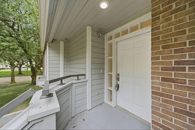 1723 Enterprise Avenue, League City, TX 77573