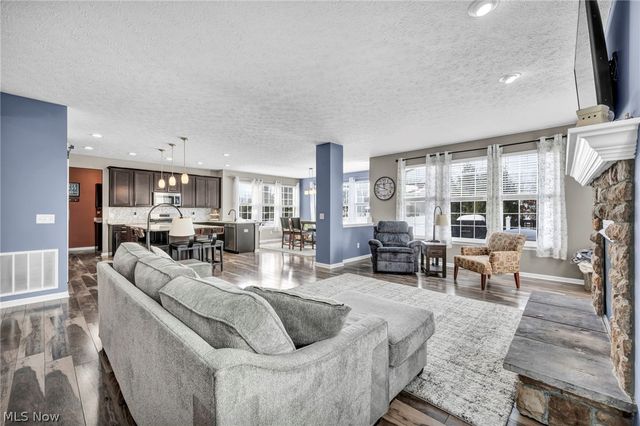 9048 Shady Elm Lane, Olmsted Twp, OH 44138