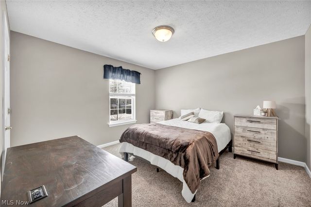 9048 Shady Elm Lane, Olmsted Twp, OH 44138