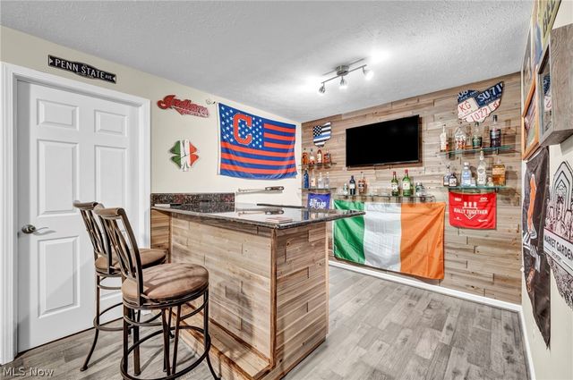 9048 Shady Elm Lane, Olmsted Twp, OH 44138