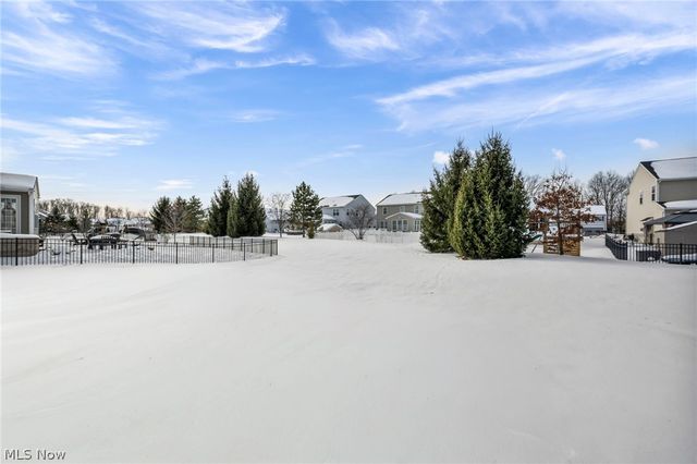 9048 Shady Elm Lane, Olmsted Twp, OH 44138