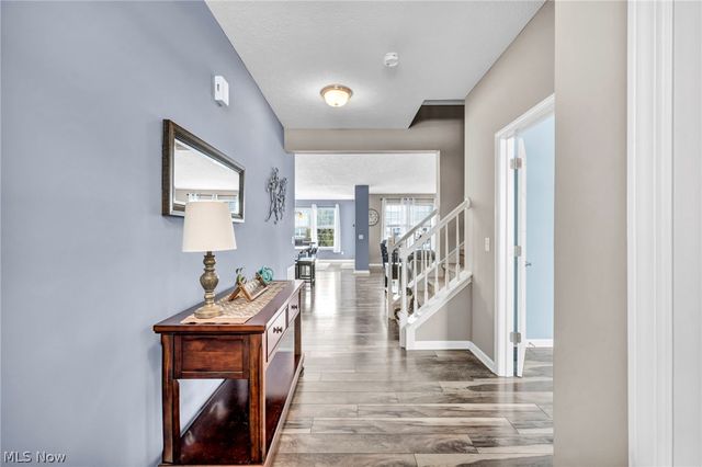 9048 Shady Elm Lane, Olmsted Twp, OH 44138