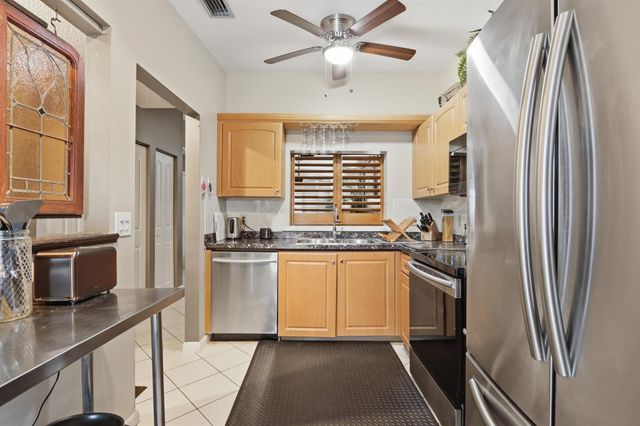 3260 Perimeter Drive, Greenacres, FL 33467