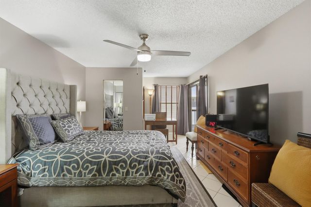 3260 Perimeter Drive, Greenacres, FL 33467