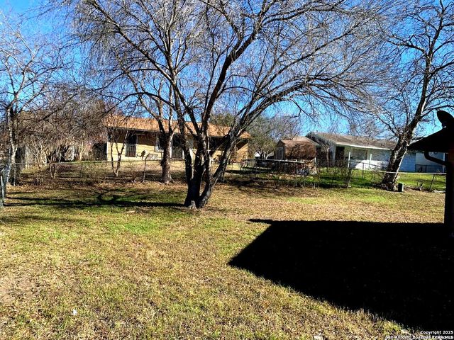 8202 QUIET CREEK ST, San Antonio, TX 78242