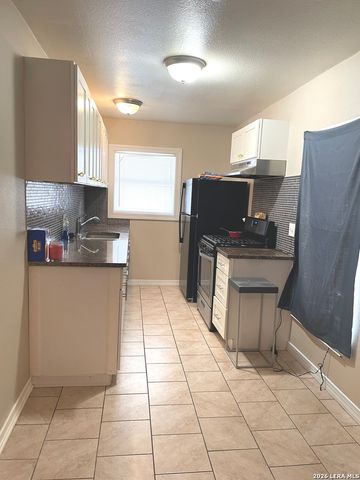 8202 QUIET CREEK ST, San Antonio, TX 78242