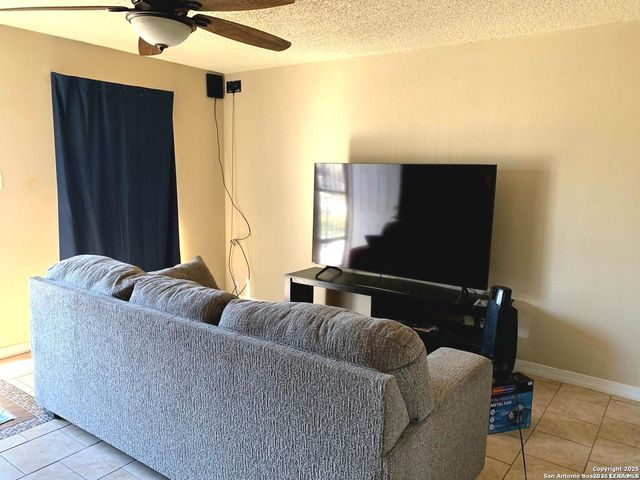 8202 QUIET CREEK ST, San Antonio, TX 78242