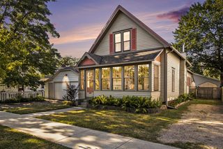 224 Superior St, South Haven, MI 49090