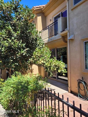 1448 Patricia Avenue Unit 204, Simi Valley, CA 93065