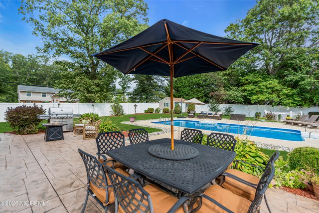 1 Sherrybrooke Drive, Howell, NJ 07731