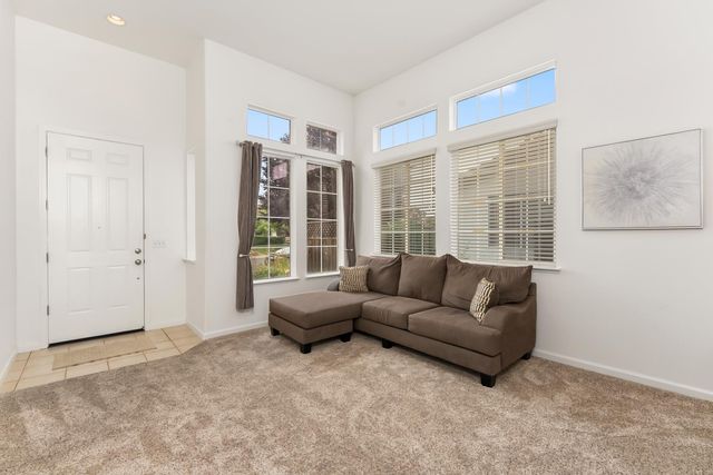 2339 Canary Dr, Rocklin, CA 95765