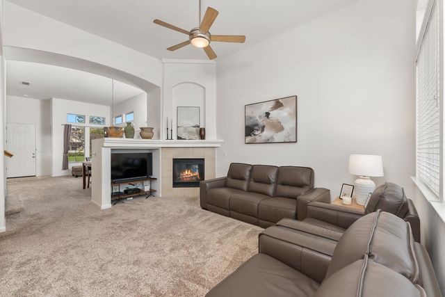 2339 Canary Dr, Rocklin, CA 95765
