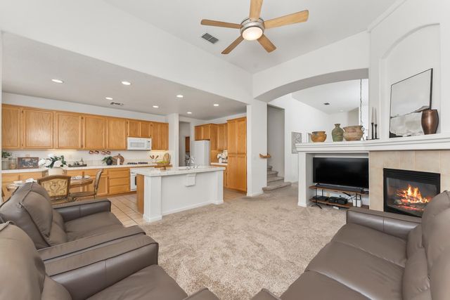 2339 Canary Dr, Rocklin, CA 95765